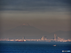 海ほたるからの　　富士山