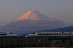 富士山を背にＮ７００系クロス