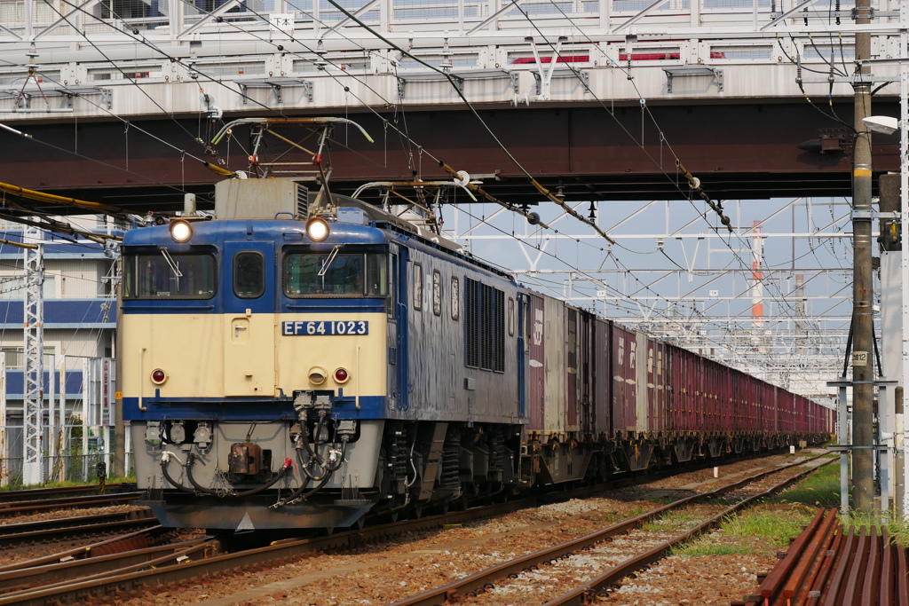 EF64-1023