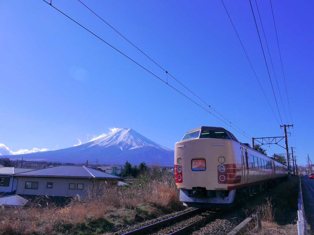 富士山とホリデー快速富士山