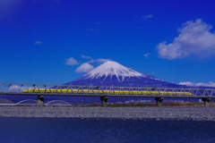 ドクターイエローと富士山