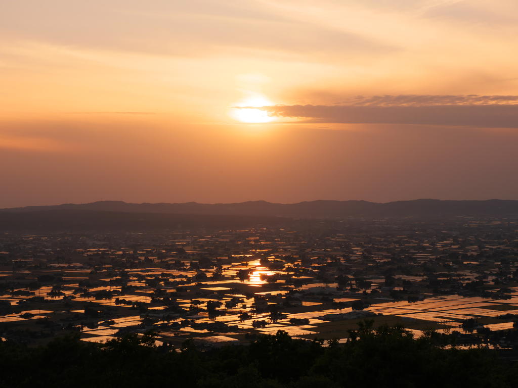 散居村の 夕日