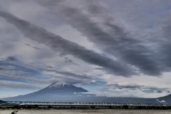 雨上がりの富士山と