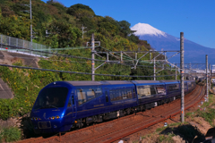 富士山とロイヤルエクスプレス