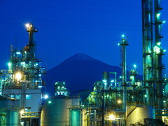 工場と富士山
