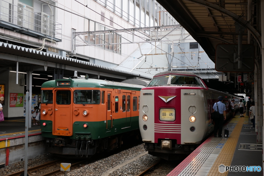 381系やくも　岡山駅