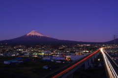 光跡と富士山