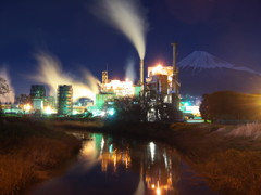 工場夜景と富士山