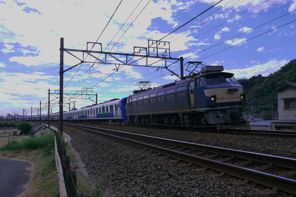 西武30000系甲種　EF66-33