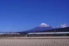 富士山バックに離合N700系