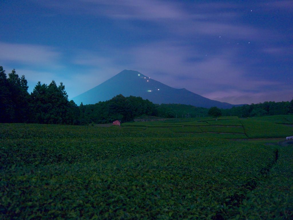 真夏の夜の富士