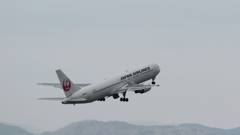 JAL take off 180409-101