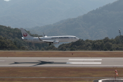 JAL landing (2)  181025-377