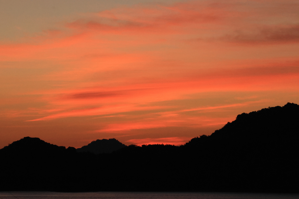 瀬戸内の朝 (2) 251030-334