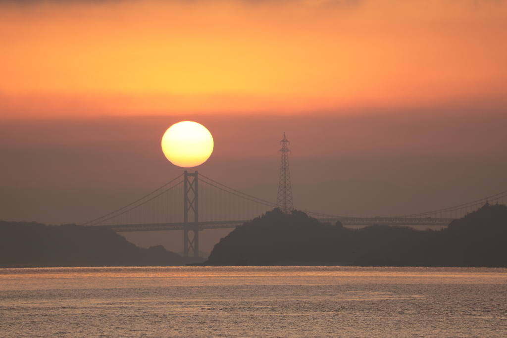 鉄塔の上に太陽が！180202-758