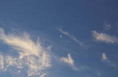 雲と三日月