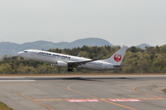 広島空港、運用再開(6)  15.04.18