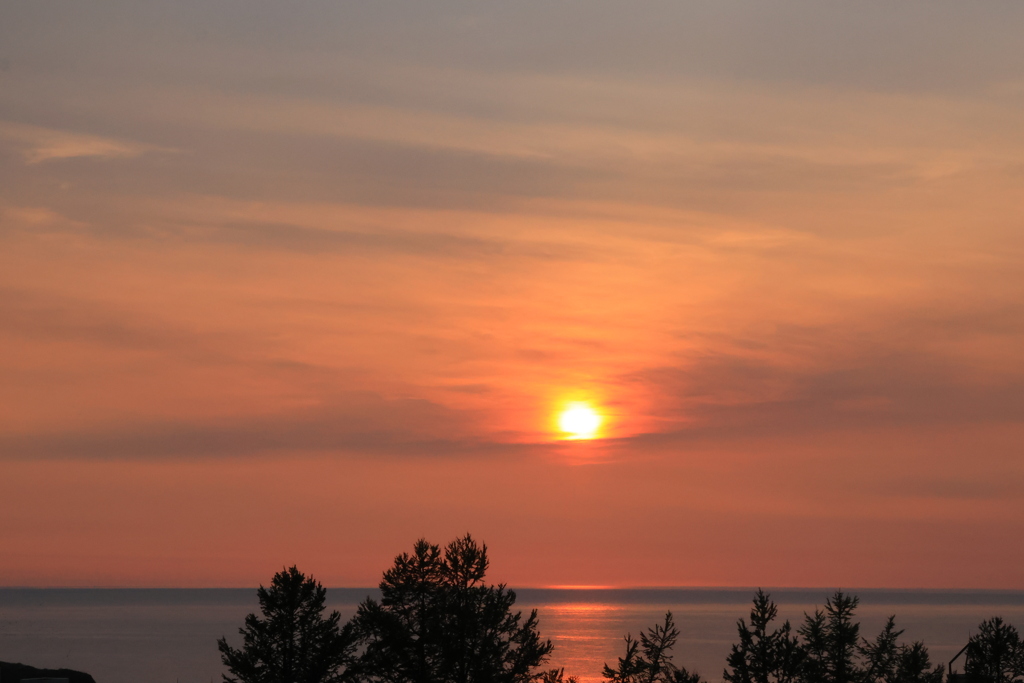 知床の夕日 250601-8000