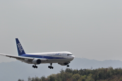 広島空港、運用再開(4) 15.04.18