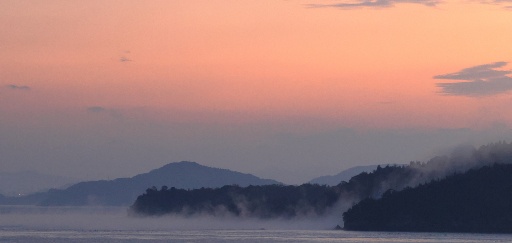瀬戸内の海霧 251122-833