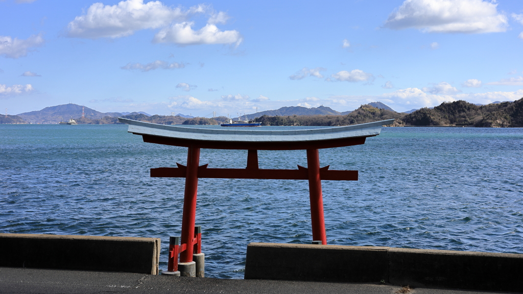 三原市の海中鳥居　221020-375