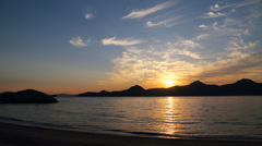 海水浴場の朝（16:9版)
