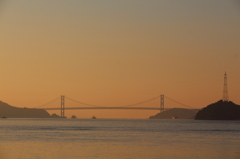 早朝の因島大橋