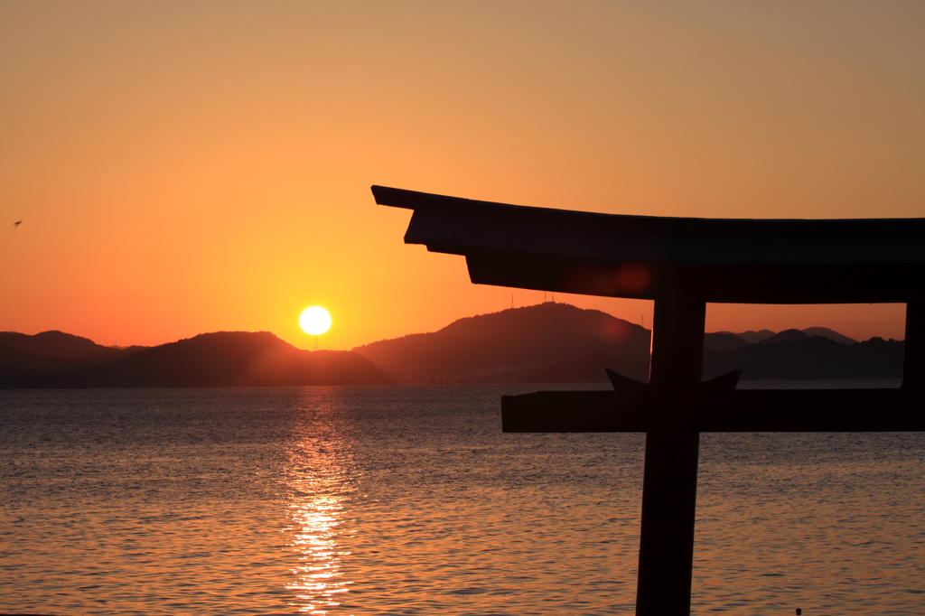 希望に満ちあふれた日の出