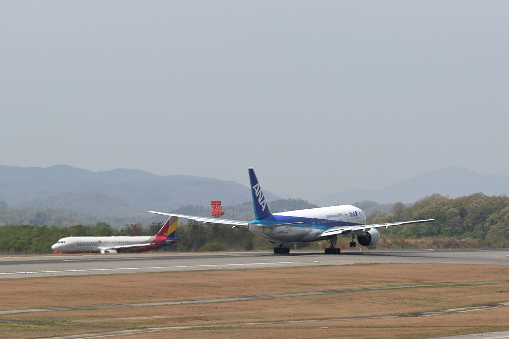 広島空港,運用再開(1) 15.04.18