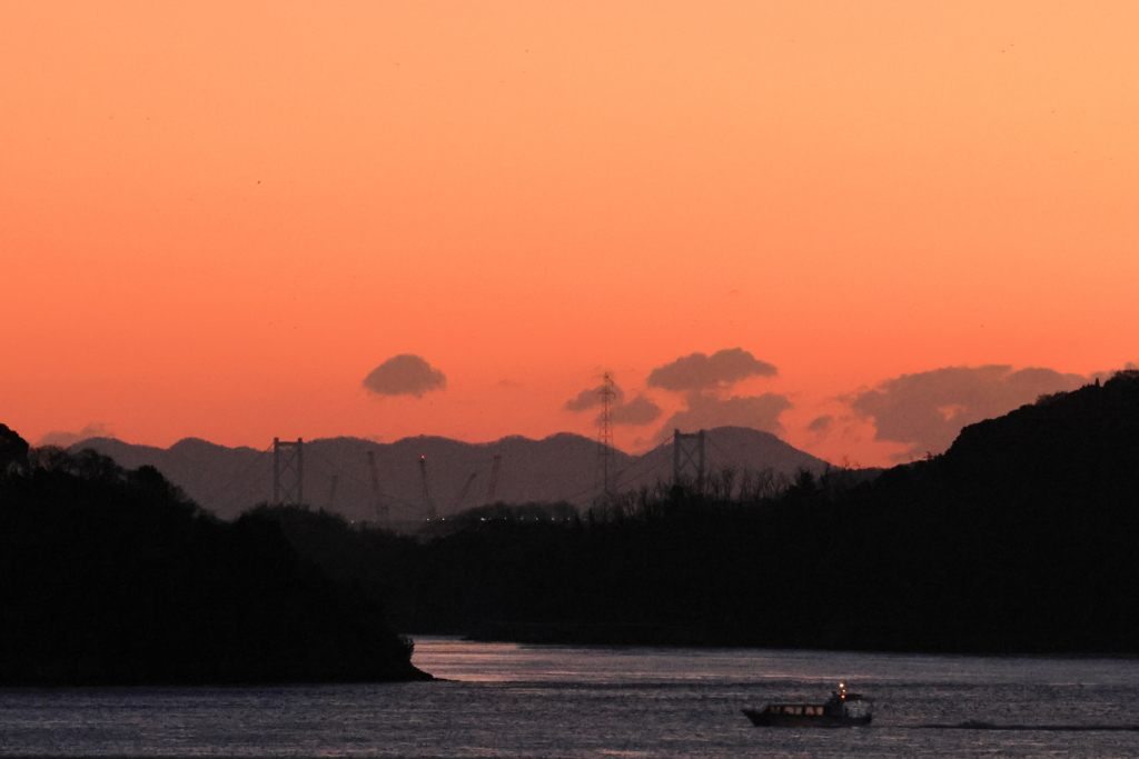 瀬戸内の朝 251215-205