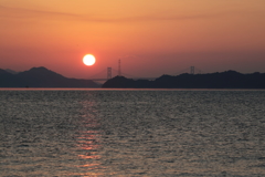 因島大橋の日の出(3)  181105-023