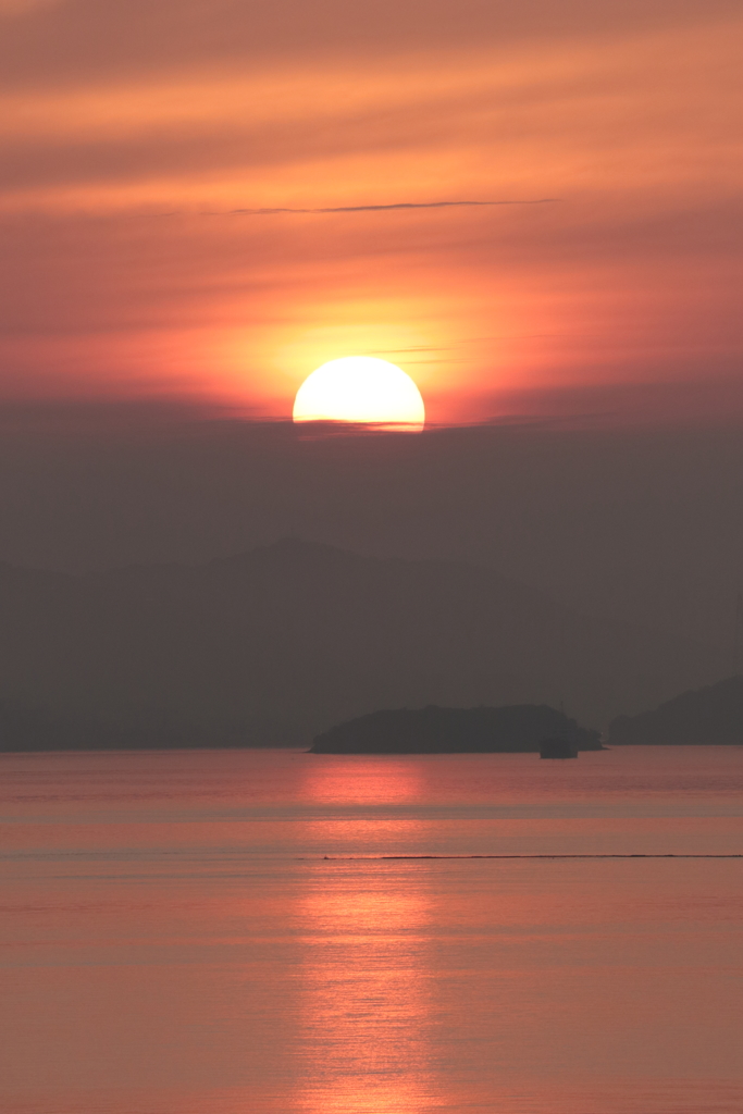 瀬戸内の日の出(2) 180711-693