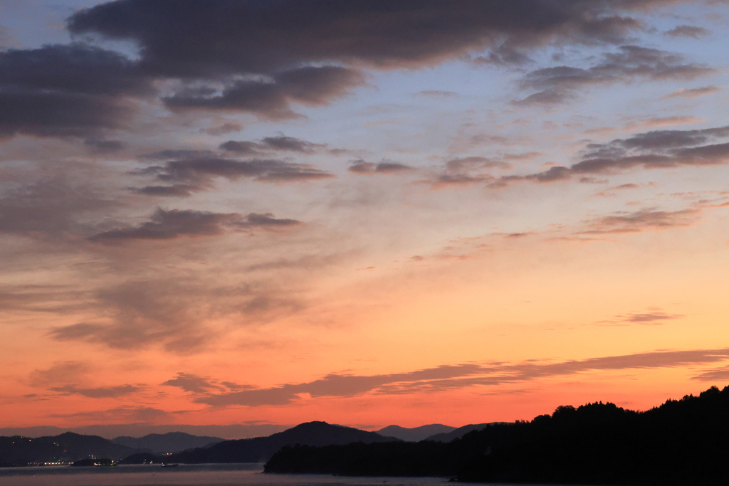 瀬戸内の朝 251028-975