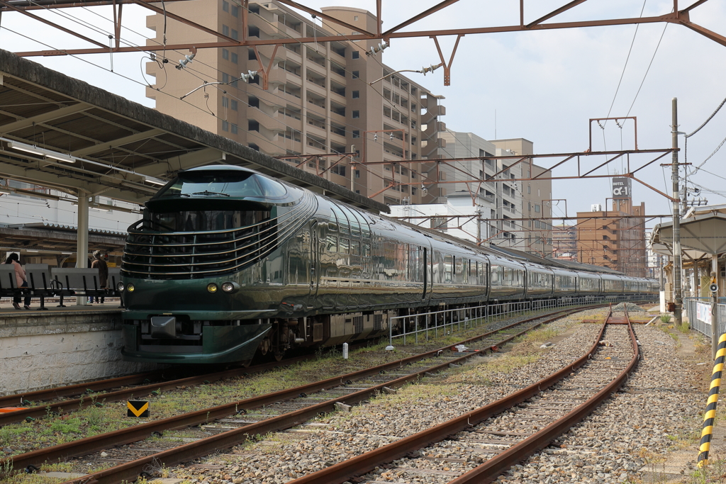 瑞風 in 尾道駅 (1) 190312-806