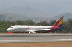 広島空港、運行再開(2)  15.04.18