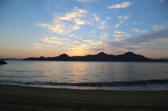 海水浴場の朝（３）