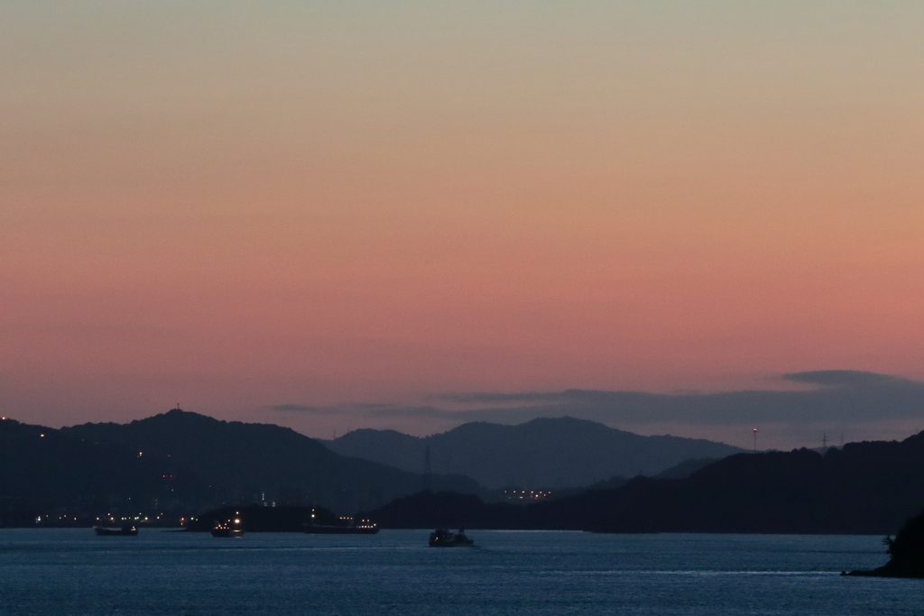 カープが優勝した日の夜明け 180926-774