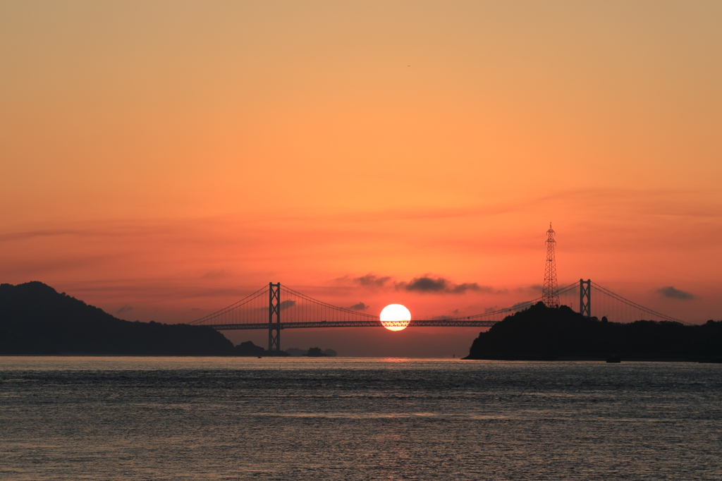 因島大橋の夜明け（１）