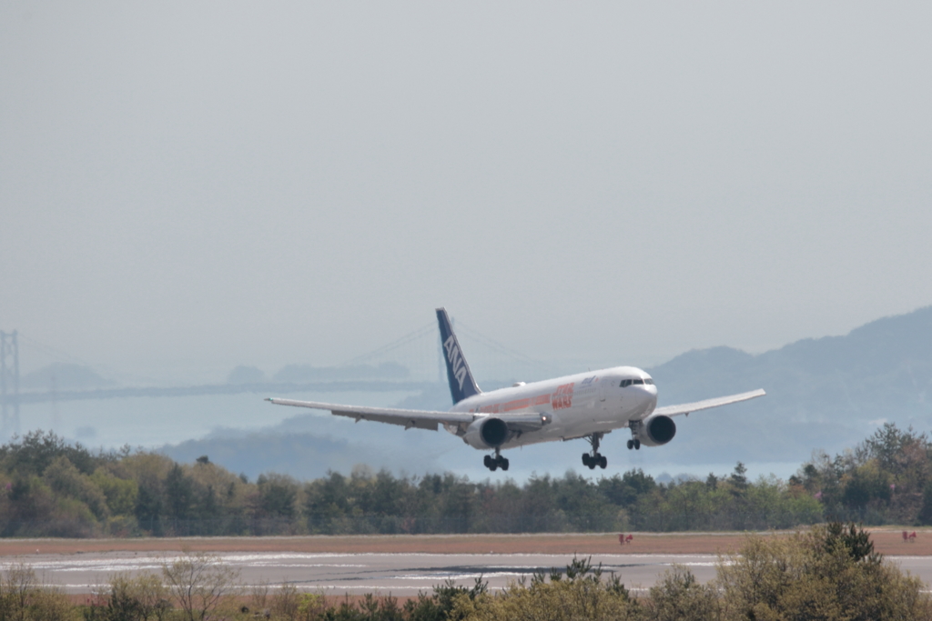 ANA landing(1) 180412-427