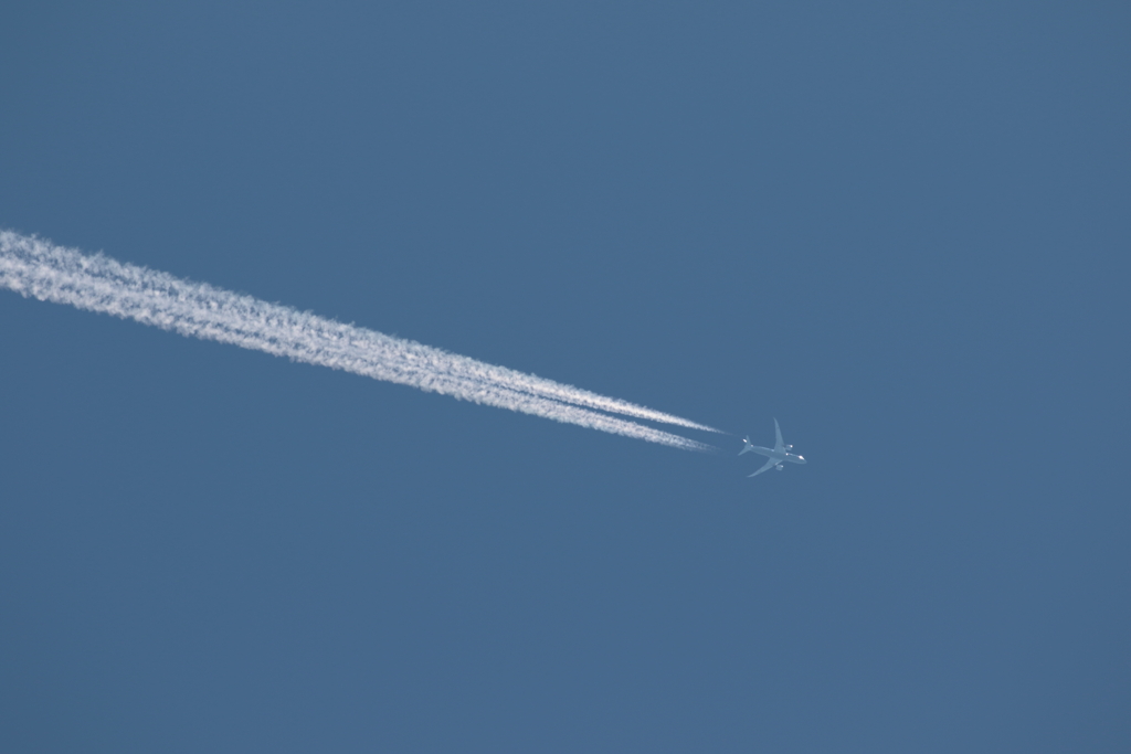 飛行機雲 190805-970
