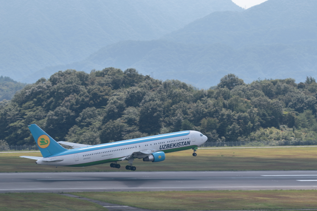 ウズベキスタン航空 take off  190903-018