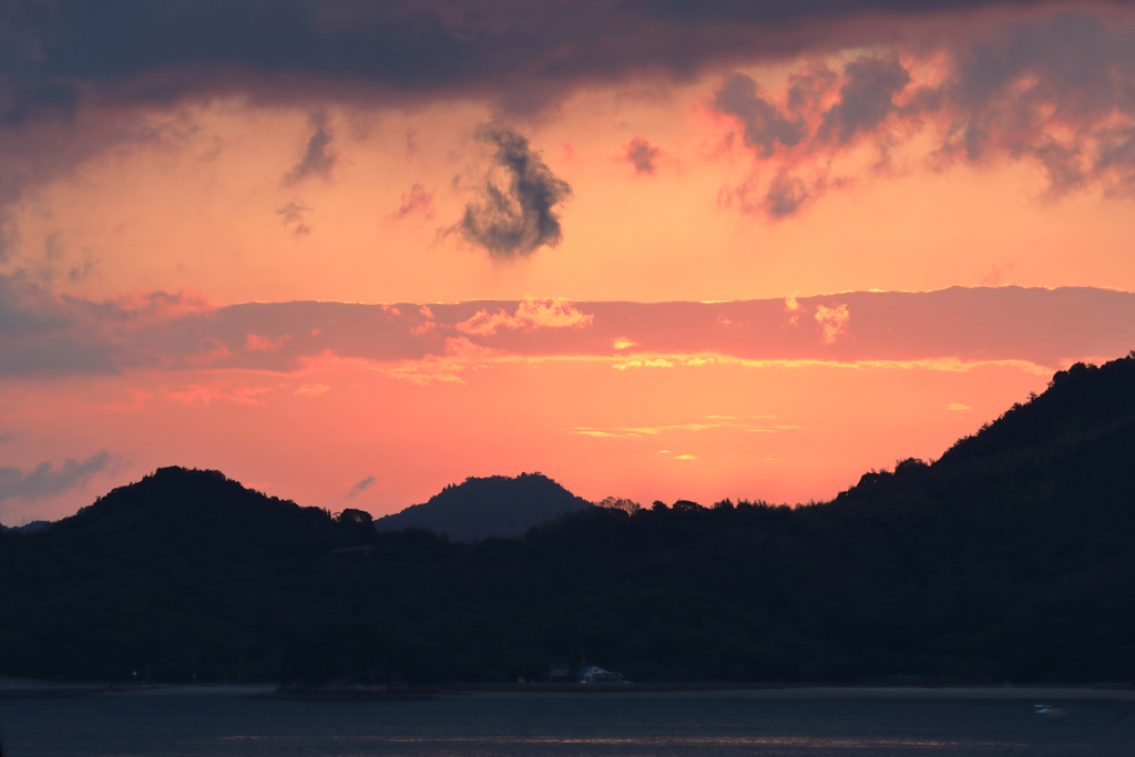 瀬戸内の朝 181027-689