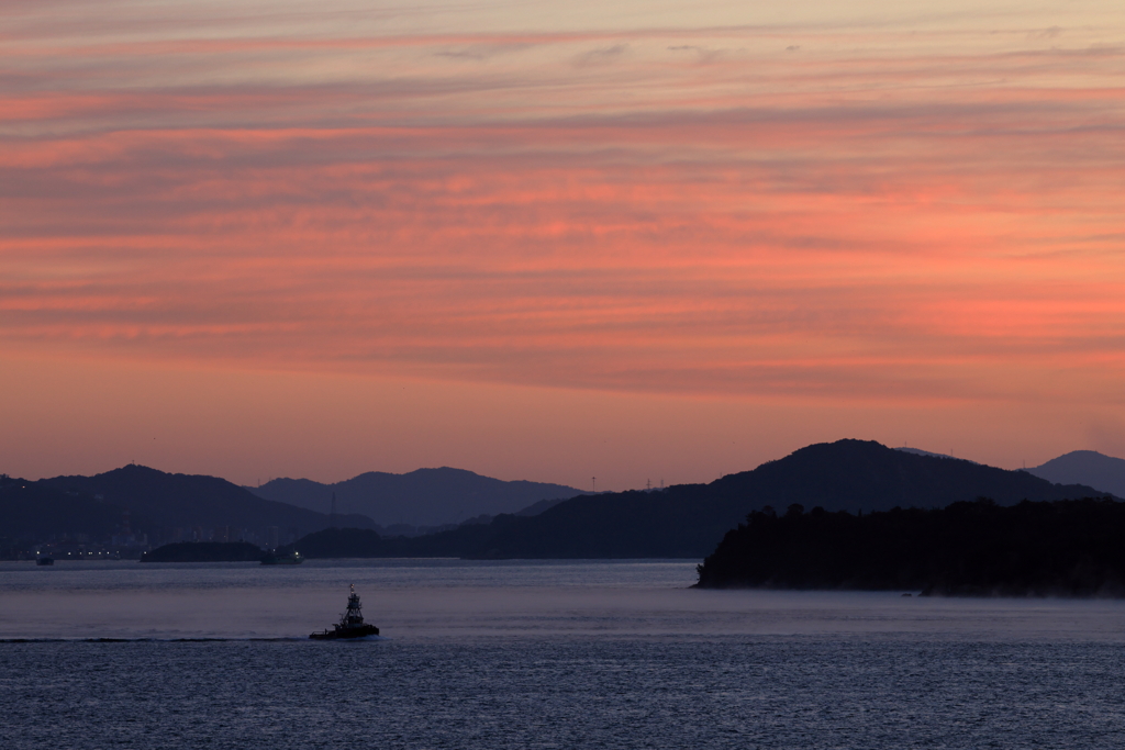 瀬戸内の朝 (2) 251104-998
