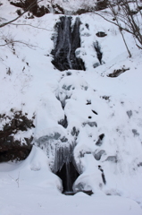 山崖の滝　正面