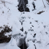 山崖の滝　正面