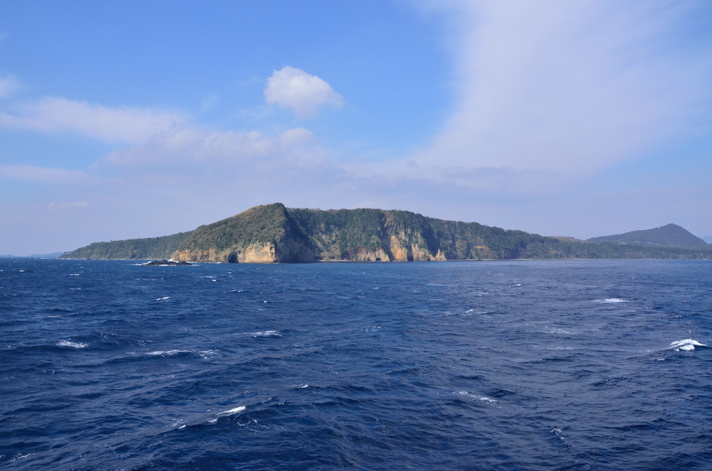 日本海の波