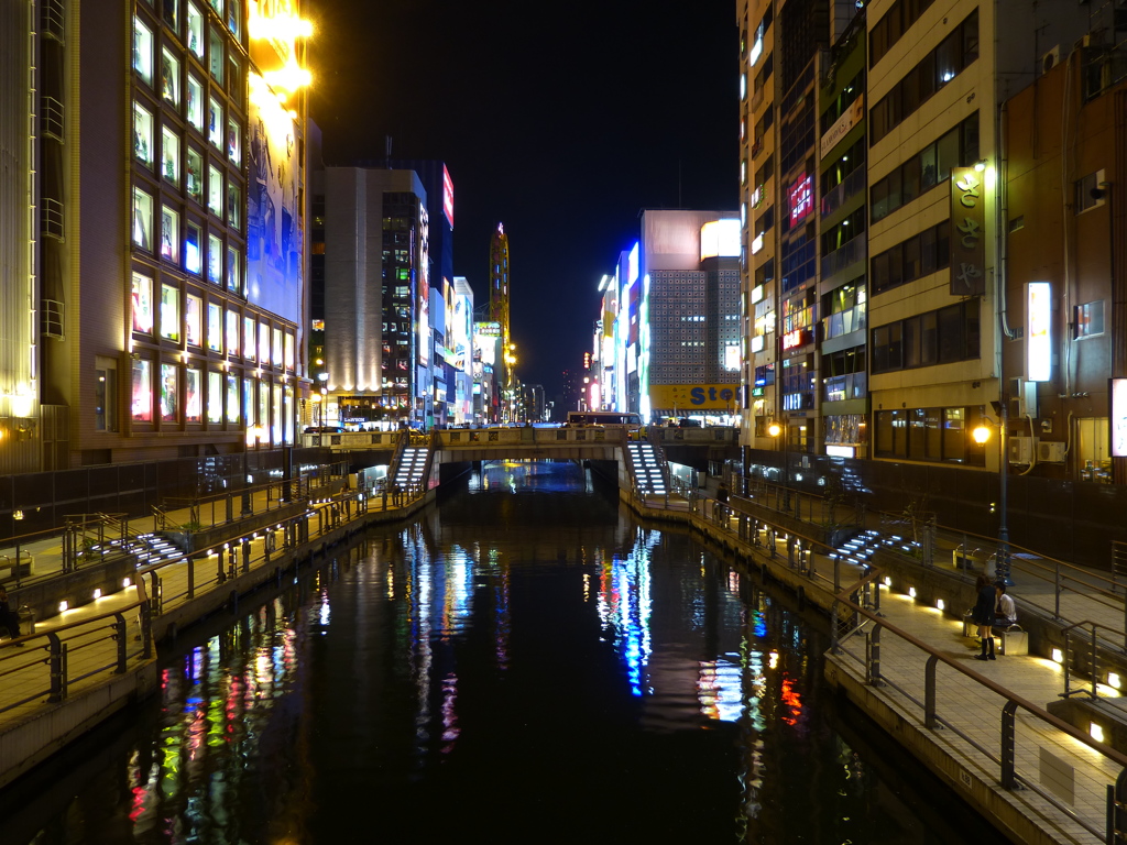 大阪・ミナミ　道頓堀の夜景_04