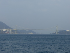 海上からの関門橋