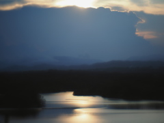 雲、動かず・・