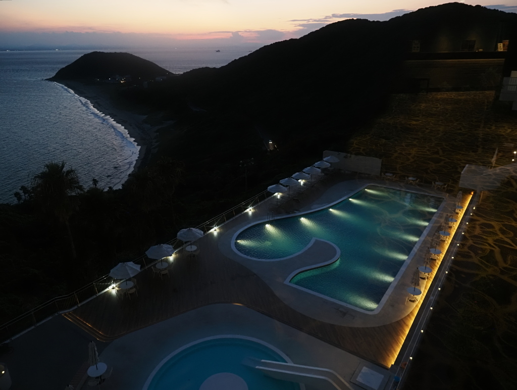Mermaid swimming pool？